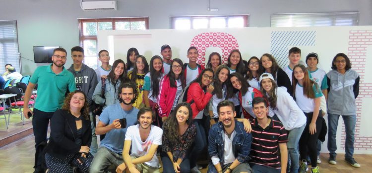 Alunos de Teófilo Otoni vêm a BH conhecer o SEED